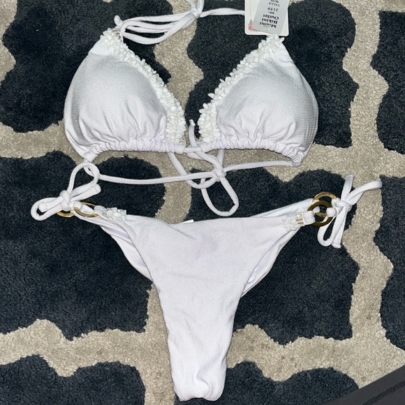 Bikini Set - Picture 1 of 4